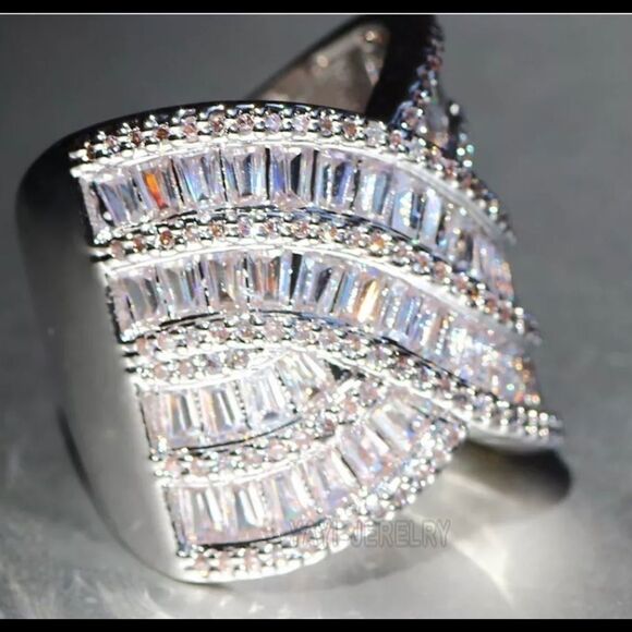 Beautiful White Gold Sapphire Wedding Band Ring - Picture 3 of 3